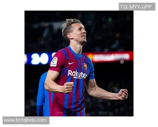 肌肉撕裂困扰足球明星的职业生涯与复苏之路探讨