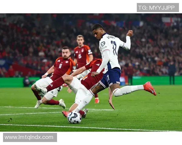 法足球世界的魅力与挑战解析以及未来发展趋势探讨